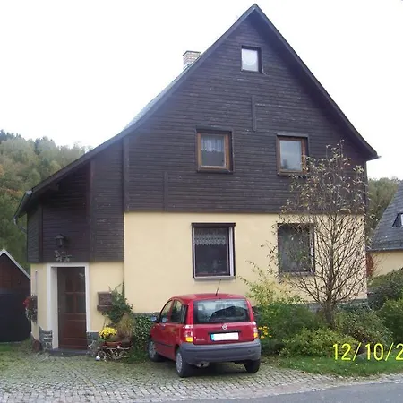 Gartentraum, Feuergrill, Kids-spielwelt, 4raeume Apartment Hartenstein (Saxony)