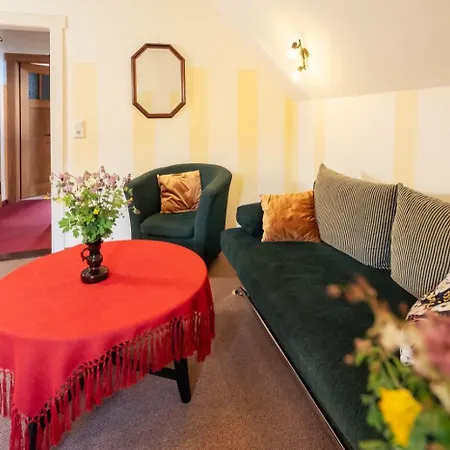 Gartentraum, Feuergrill, Kids-spielwelt, 4raeume Apartment